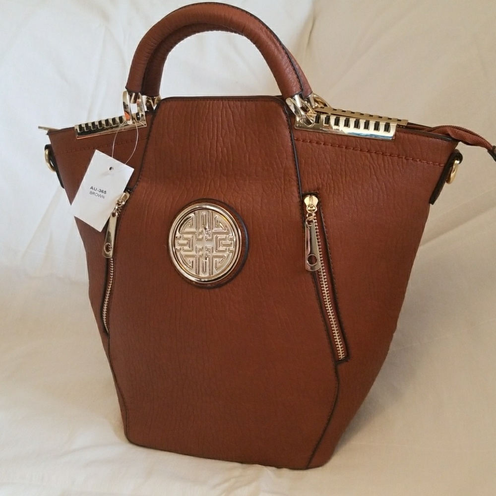 BNWT Beautiful Gold Detailed Bronze Handbag 😍